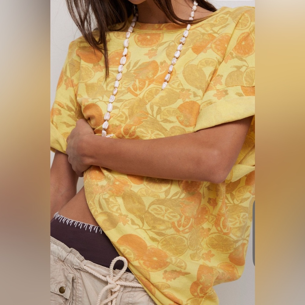 We The Free Yellow Citrus Print Short Sleeve Tee XL NWT - Picture 2 of 11